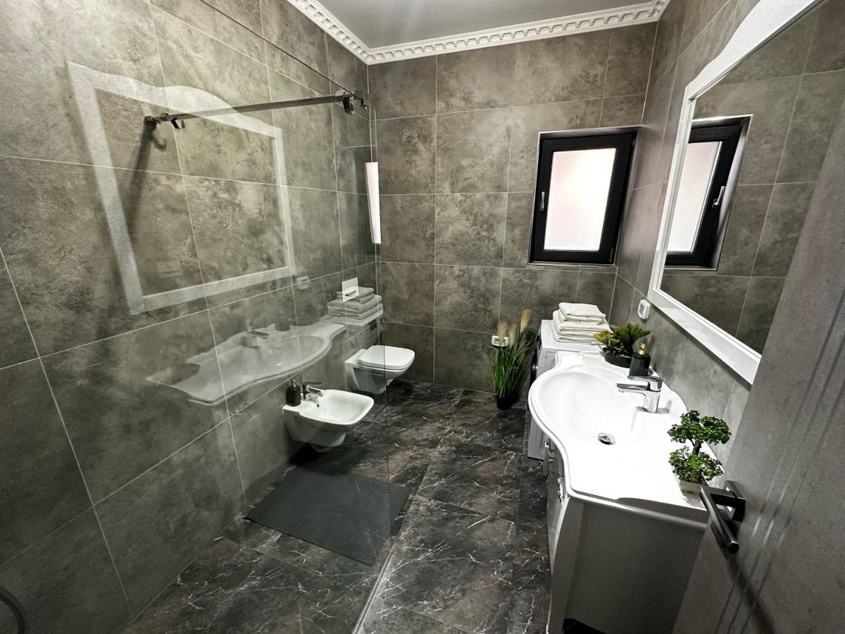 Casa Anastasia Villa Oradea Bagian luar foto